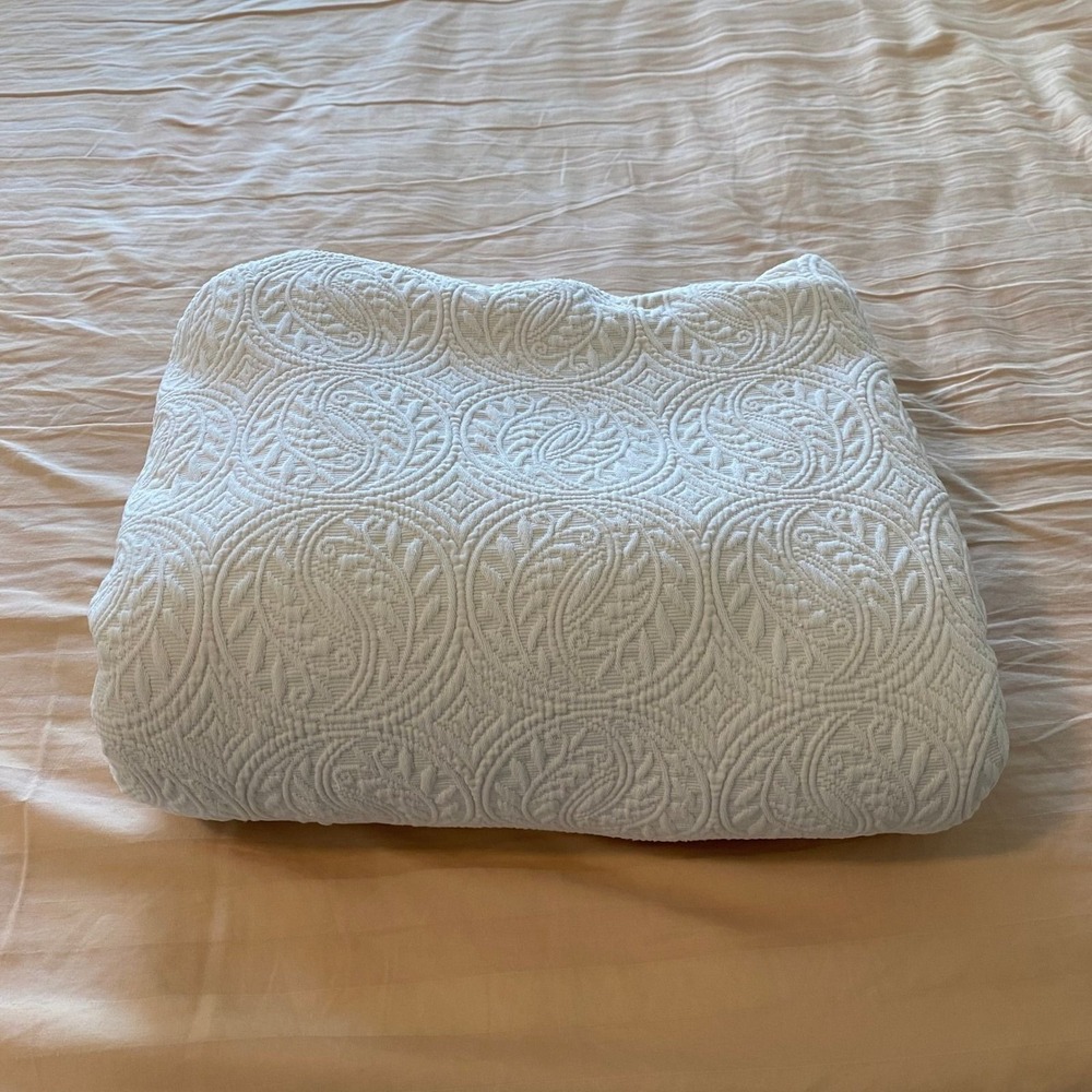 Peacock Alley Vienna Matelasse Coverlet Queen